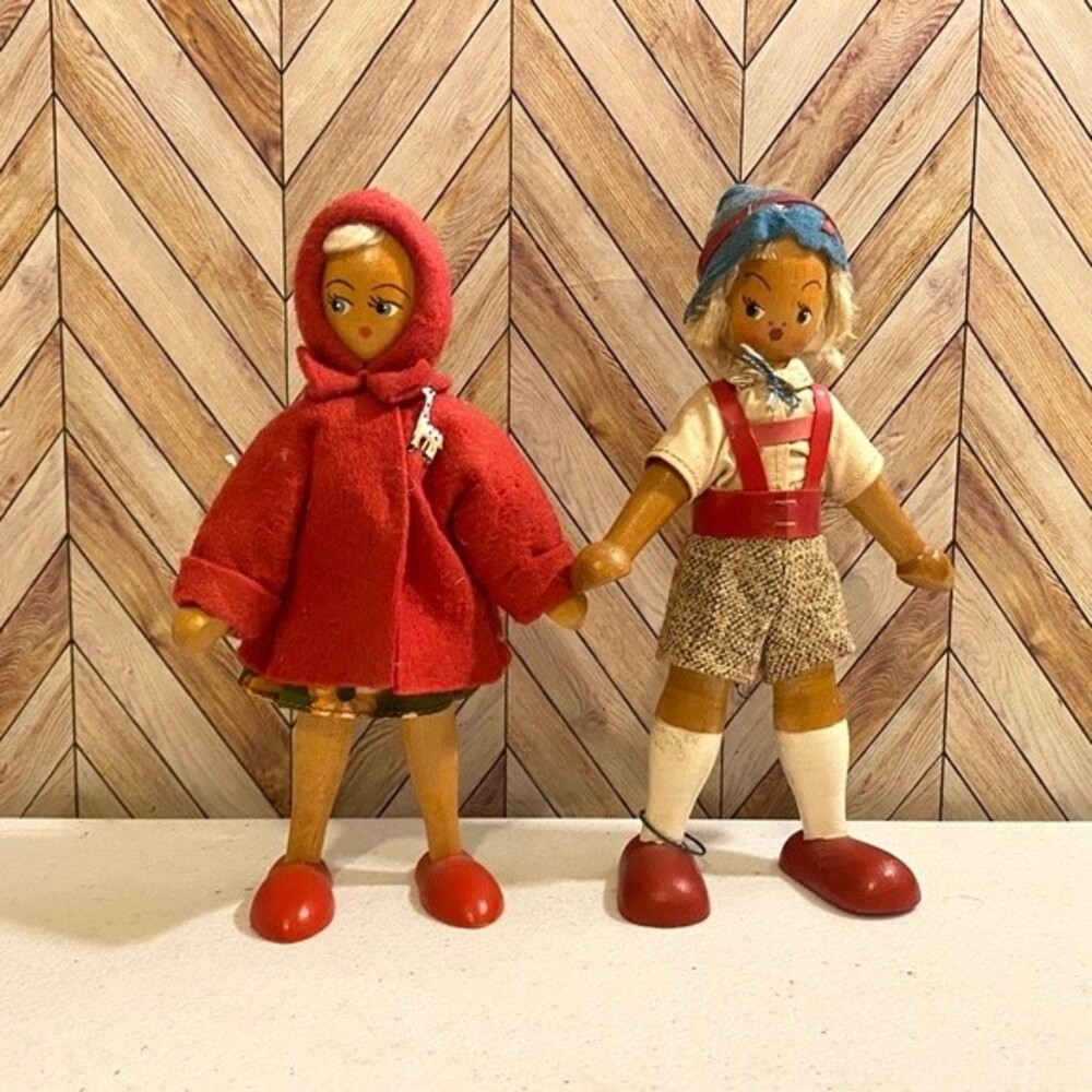 Vintage Wooden Polish Peg Doll Set [Item 560]